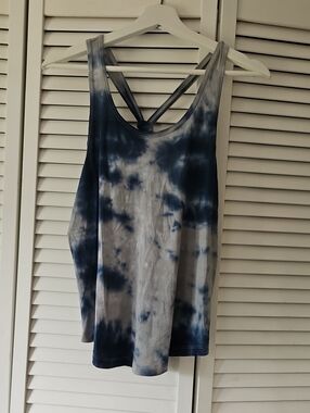 Beyond Yoga Women's Navy and Gray Tie-Dye Strappy Tank Top